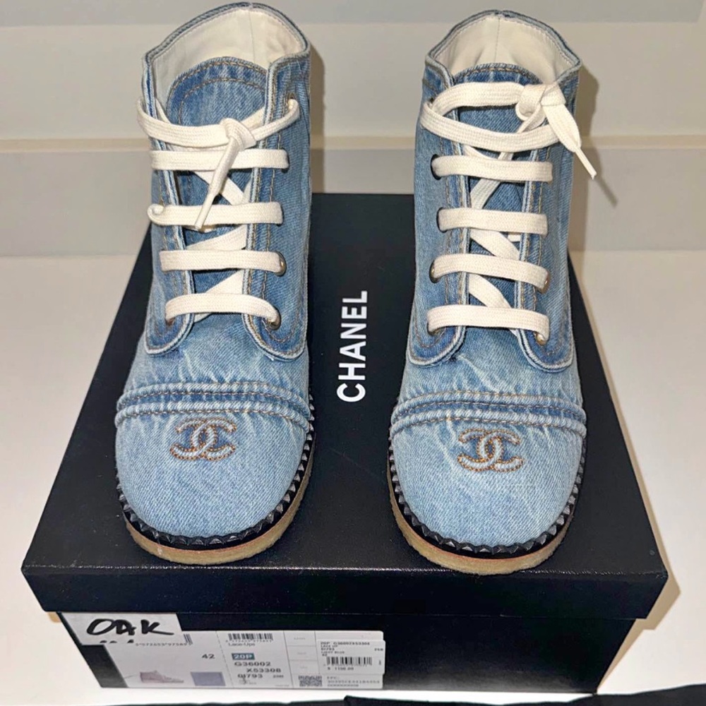 Chanel 2020 Interlocking denim ankle boots 42 AUTHENTIC